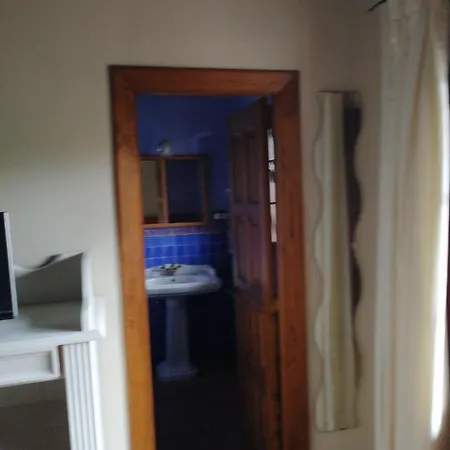 Гостевой дом Room In Bb - Angelas Garden Inn Сантандер
