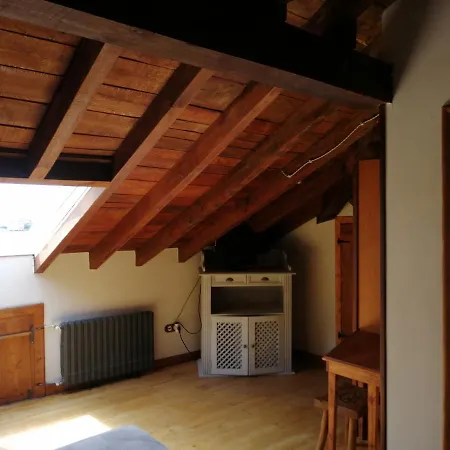 Room In Bb - Angelas Garden Inn Guest house