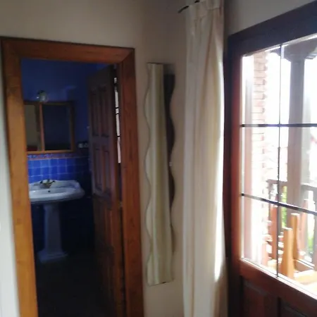 Room In Bb - Angelas Garden Inn Santander