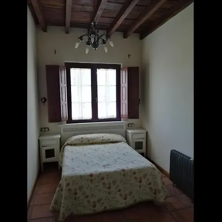 Room In Bb - Angelas Garden Inn