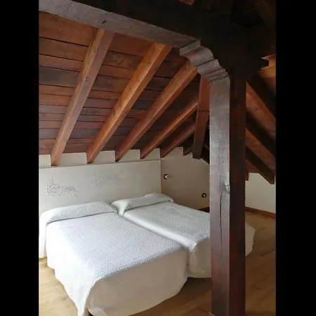 Room In Bb - Angelas Garden Inn Guest house Santander