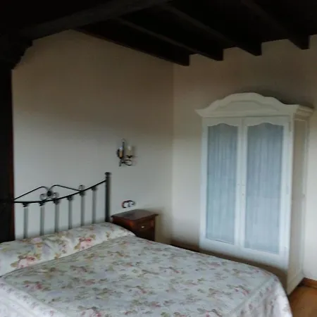 Room In Bb - Angelas Garden Inn Гостевой дом
