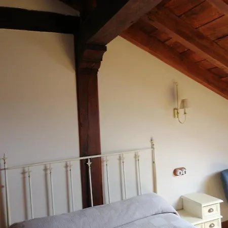Room In Bb - Angelas Garden Inn * Santander